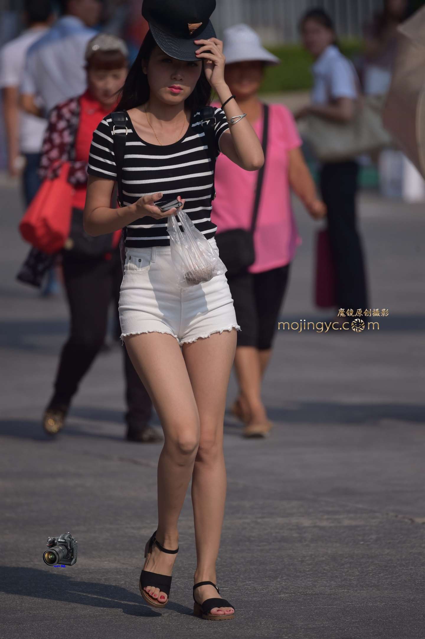 2015-07-10翘臀白短裤美眉（17P）-流行馆