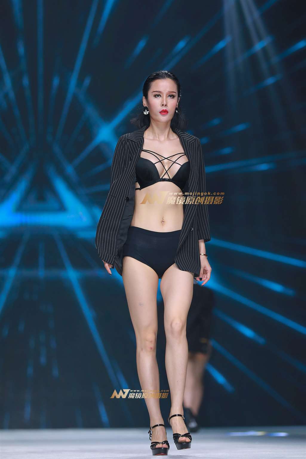 【视觉冲击赛贴】深圳赛区，超模大赛台上SHOW-流行馆