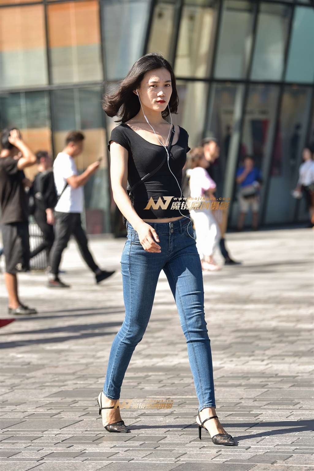 精致长腿紧牛小姐姐-流行馆