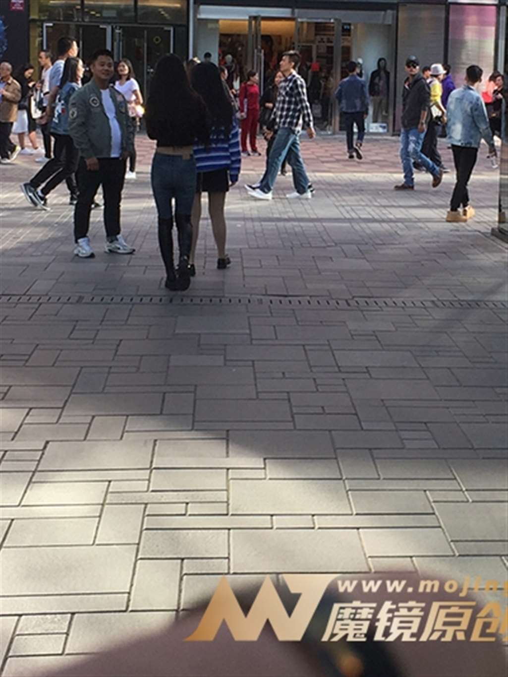 图片[3]-【红石赛帖】漂亮的牛仔裤美女-流行馆