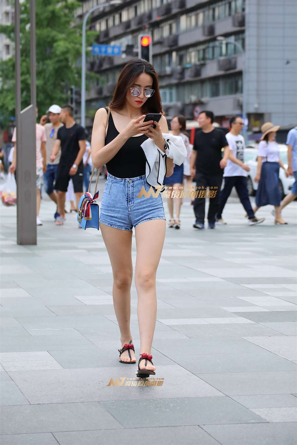 图片[4]-【视觉冲击赛贴】紧致高腰热裤，大长腿美女-流行馆