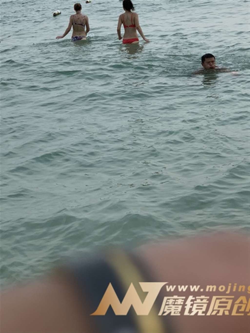 图片[3]-【视觉冲击赛贴】三点式泳装，性感少妇-流行馆