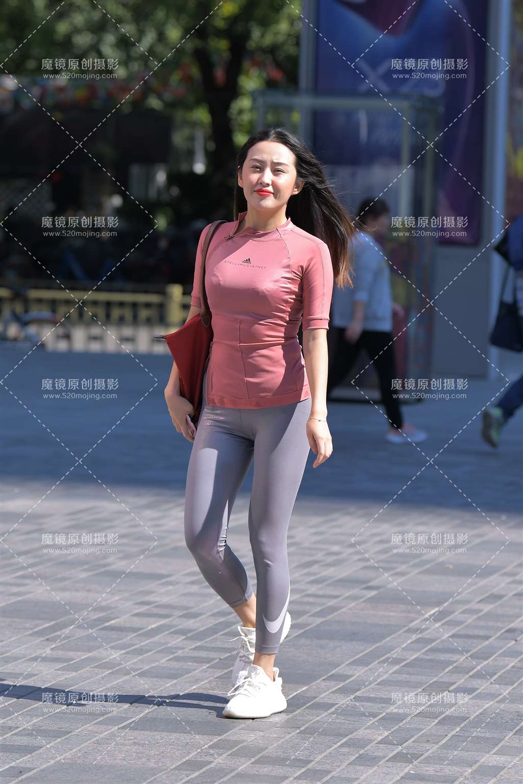 【红石赛帖】性感紧身裤少妇-流行馆