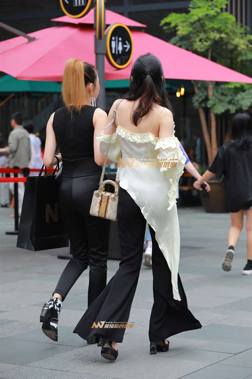 图片[2]-【视觉冲击赛贴】美少妇，俩闺蜜-流行馆