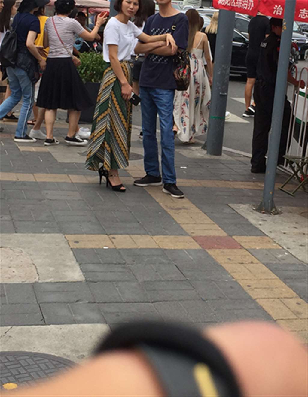 图片[3]-【红石赛帖】吊带裙美女-流行馆