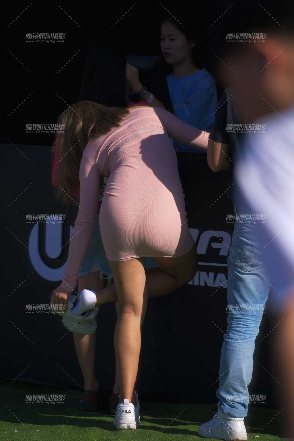 图片[2]-性感粉色包臀裙美女-流行馆