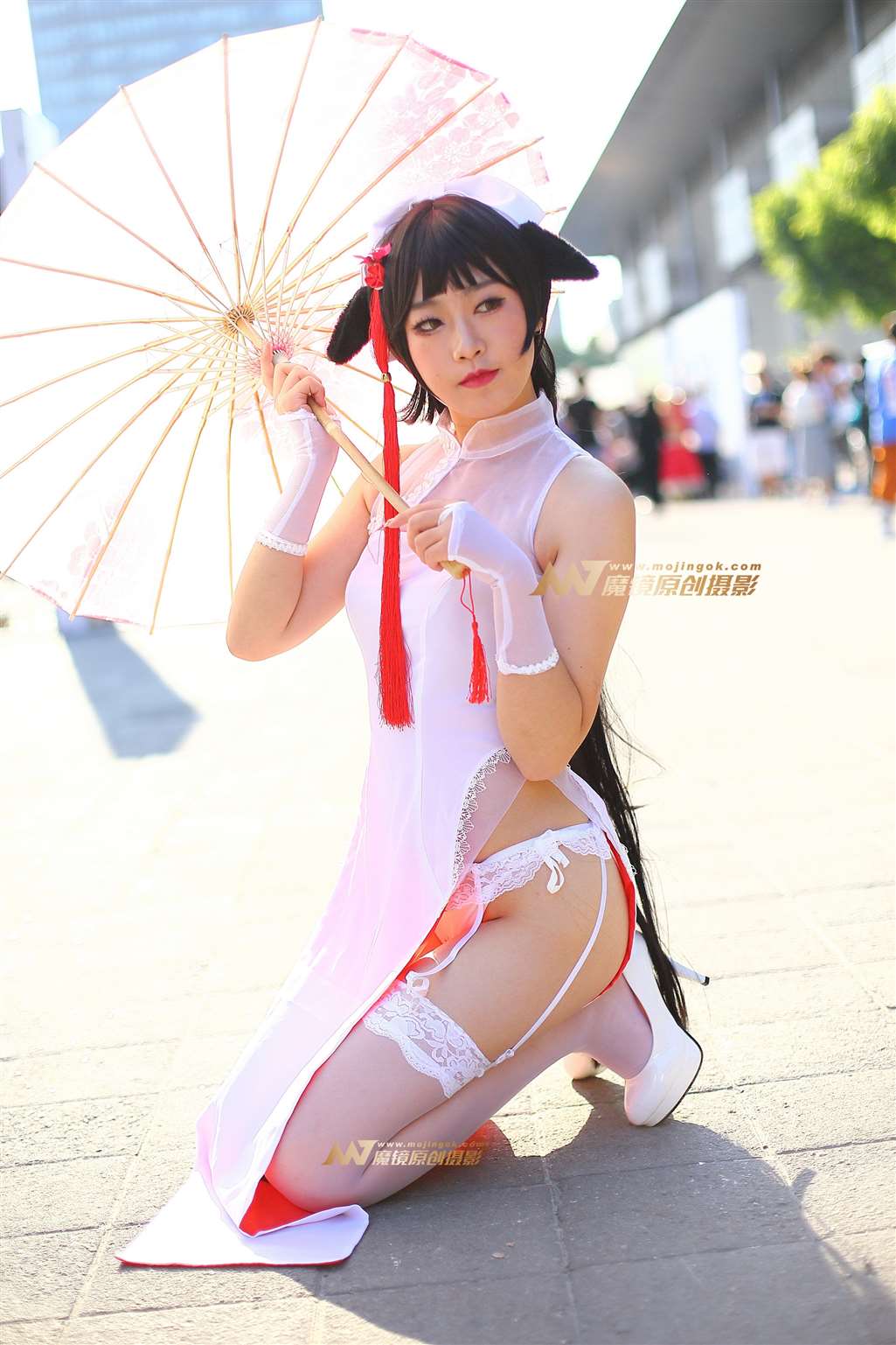 图片[4]-伞下的性感旗袍装coser-流行馆