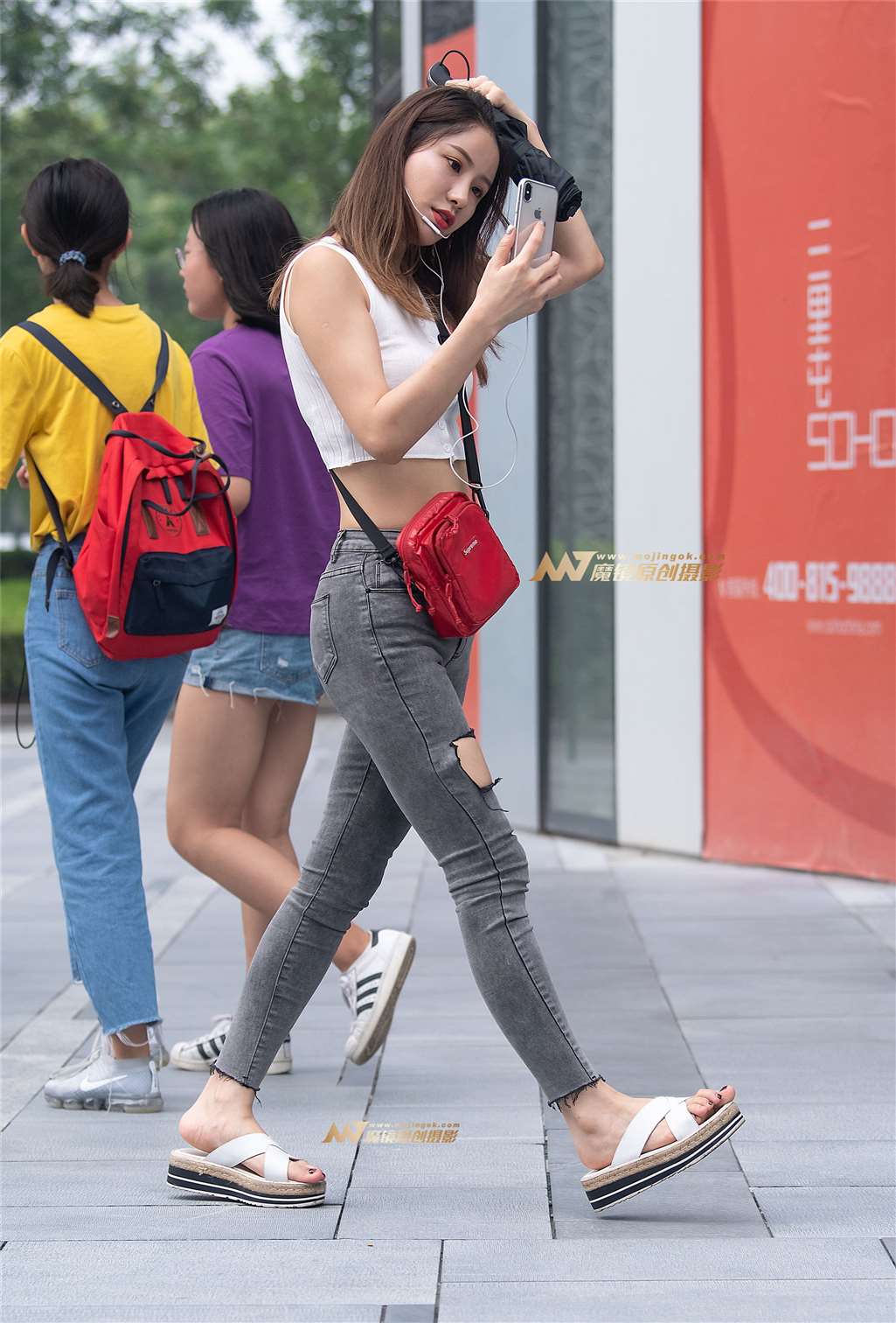 做直播的性感美女好迷人-流行馆
