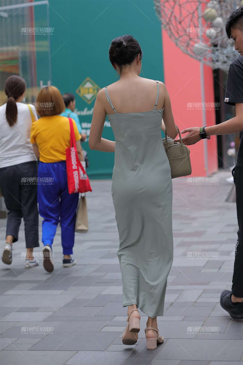 图片[2]-优雅的吊带美**-流行馆