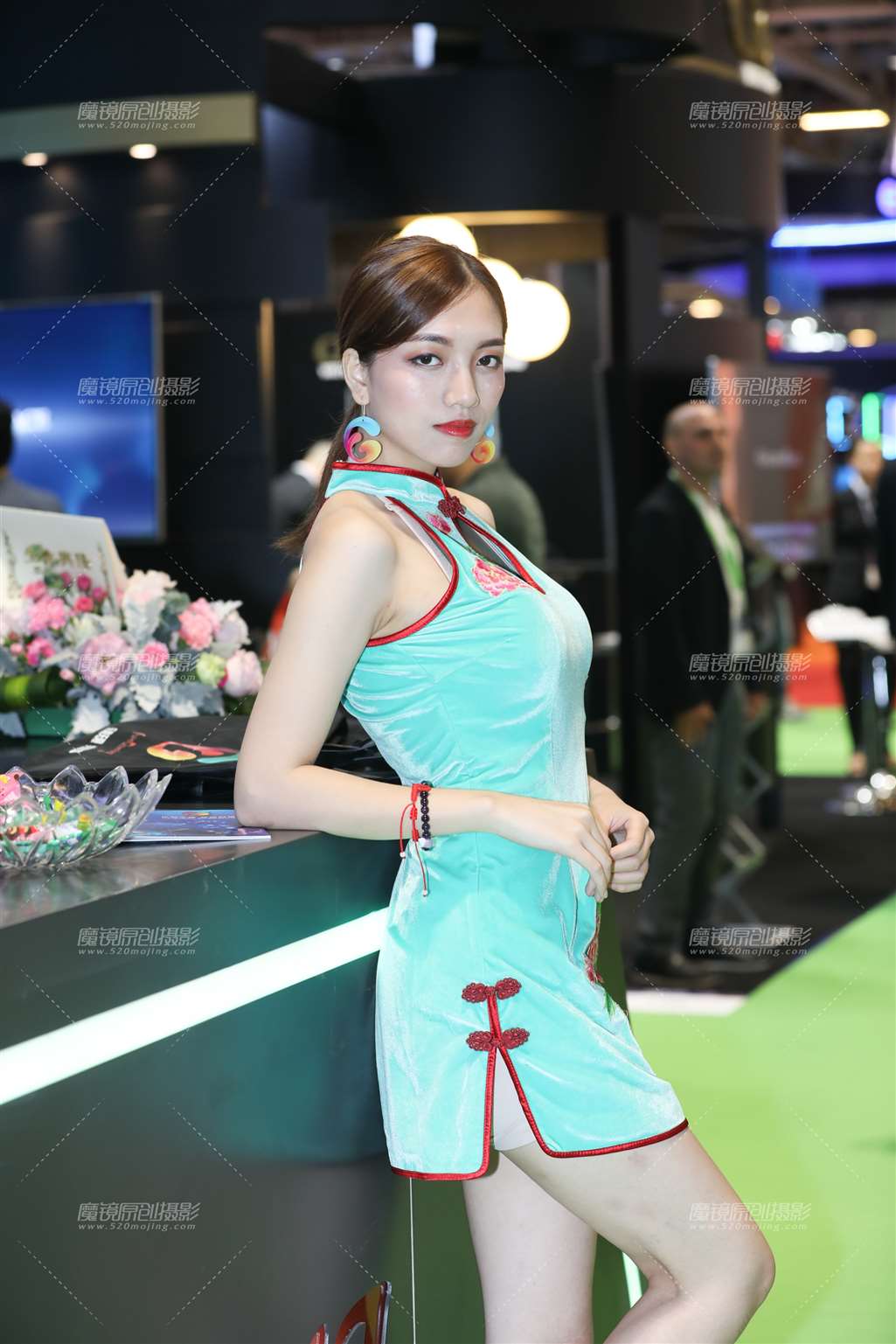 图片[3]-绒面旗袍魅惑小姐姐-流行馆