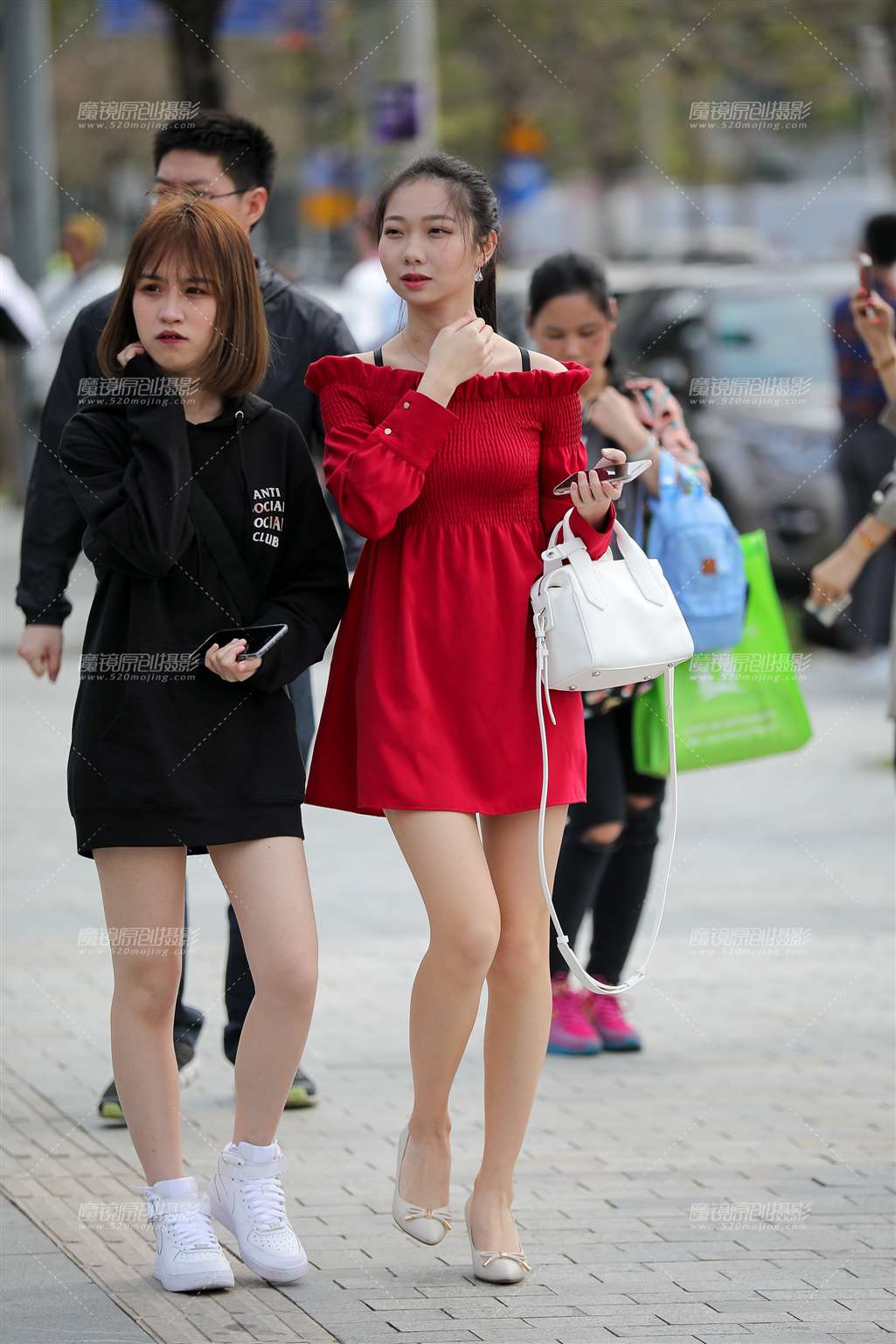 笑容甜美 样子可爱漂亮的小美女-流行馆