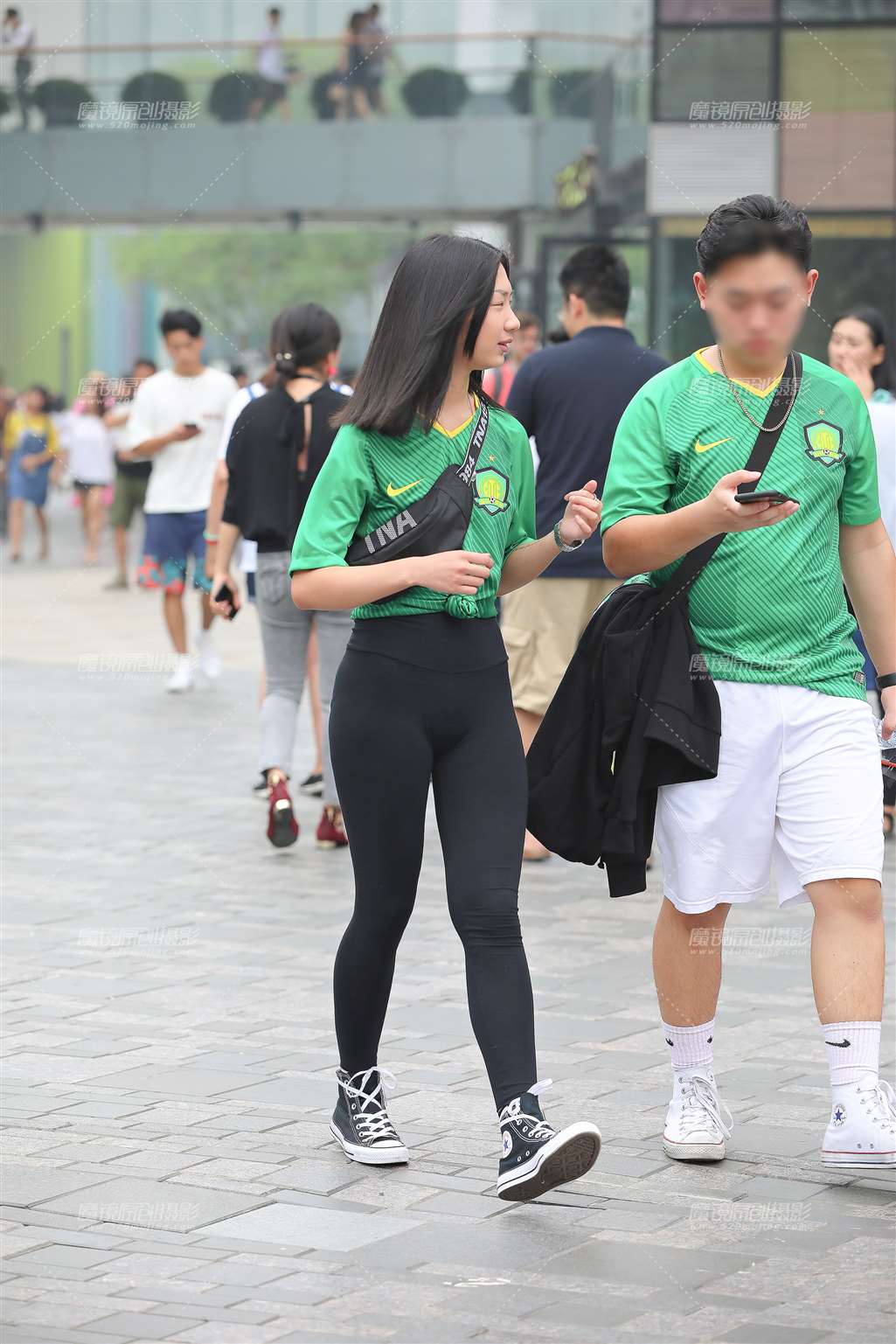 图片[3]-黑色紧致健美裤小美眉-流行馆