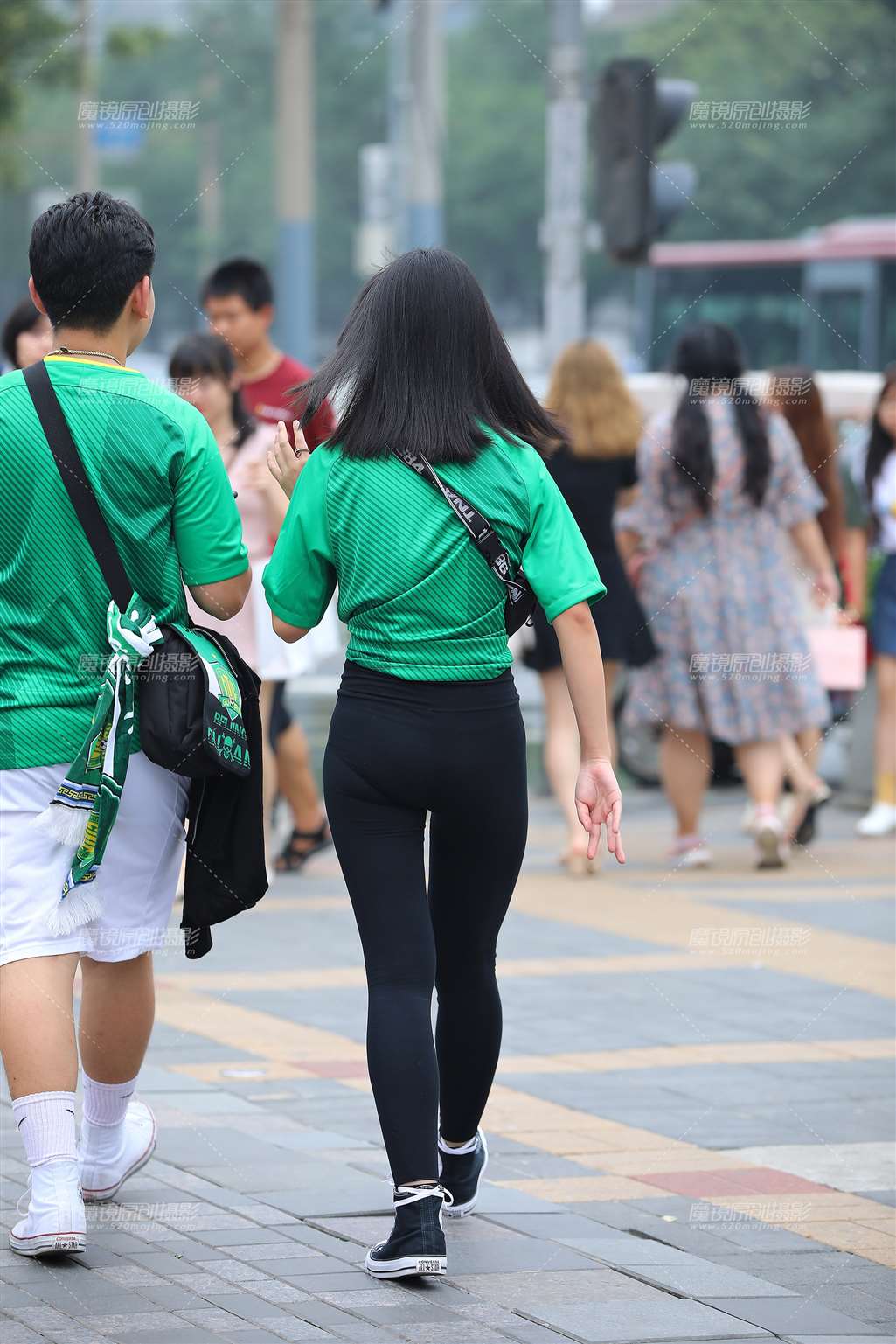 图片[2]-黑色紧致健美裤小美眉-流行馆