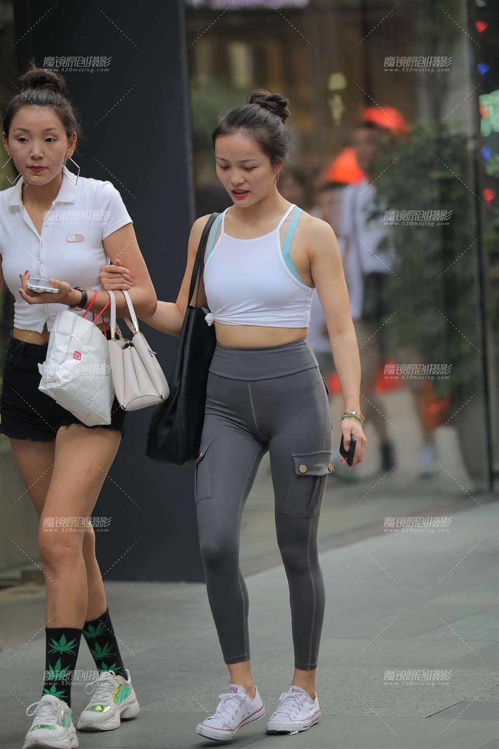 【凯恩赛贴】美臀裤 健身姑娘的最爱-街拍流行馆