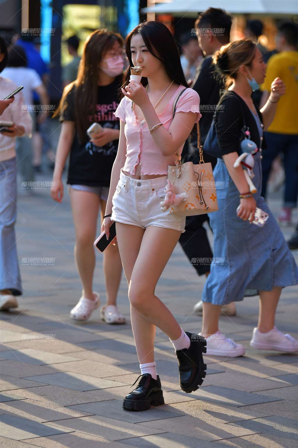 图片[4]-文静冰激凌热裤美女-流行馆