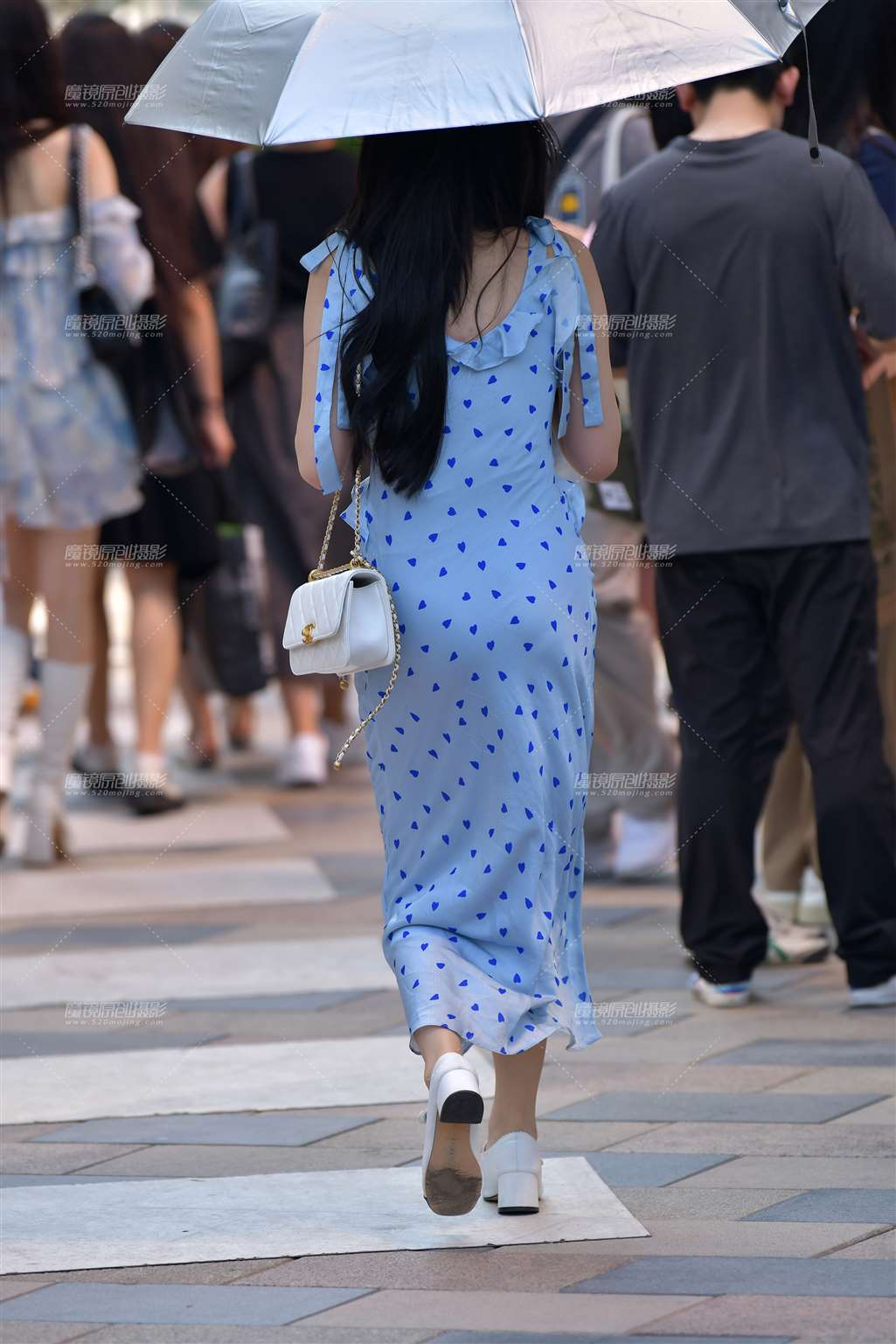 图片[2]-甜美长裙美女-流行馆
