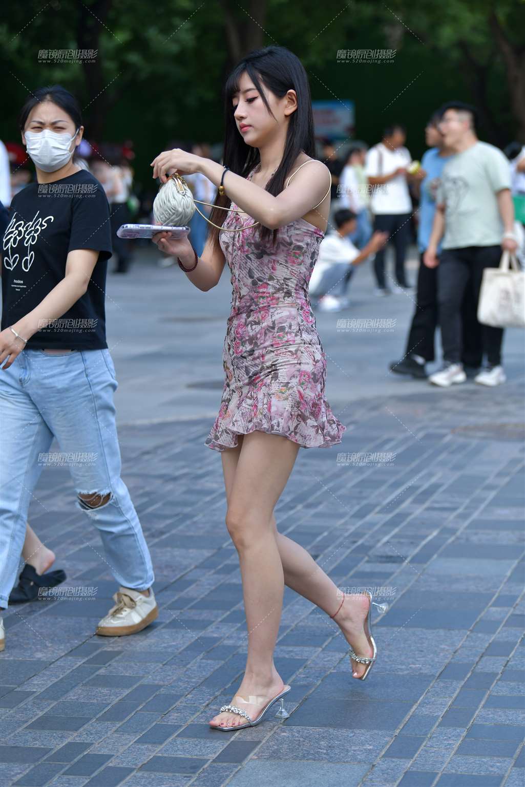 图片[5]-气质碎花短裙美女-流行馆