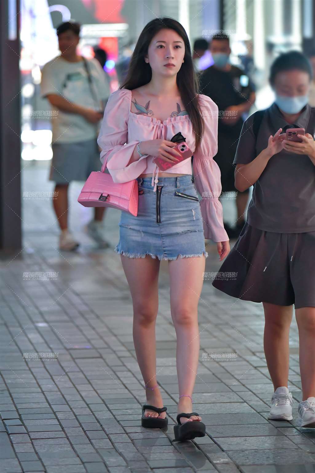 图片[5]-逛街牛仔裙美女-流行馆