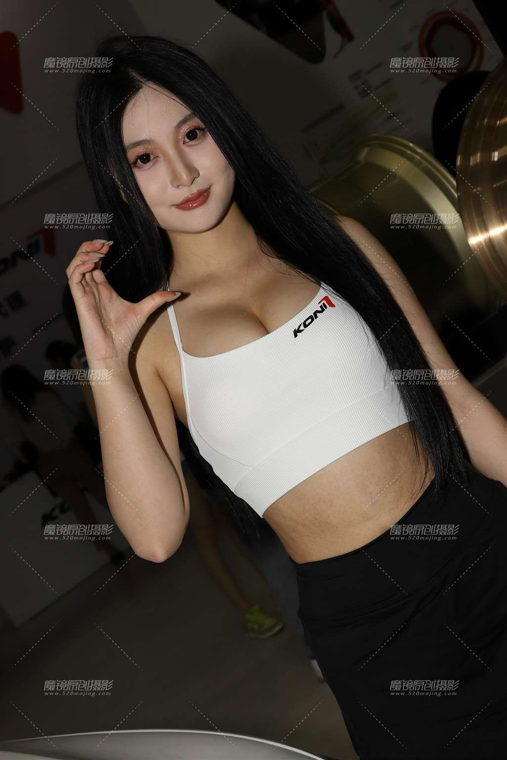 白色吊带抹胸黑色短裙2-流行馆