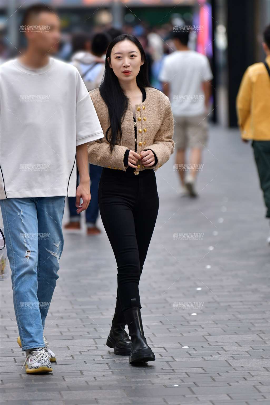 图片[5]-微微丰腴黑色牛仔裤美女-流行馆