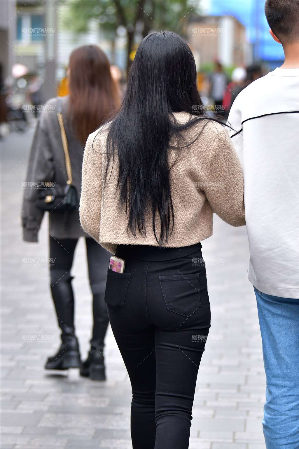 图片[3]-微微丰腴黑色牛仔裤美女-流行馆