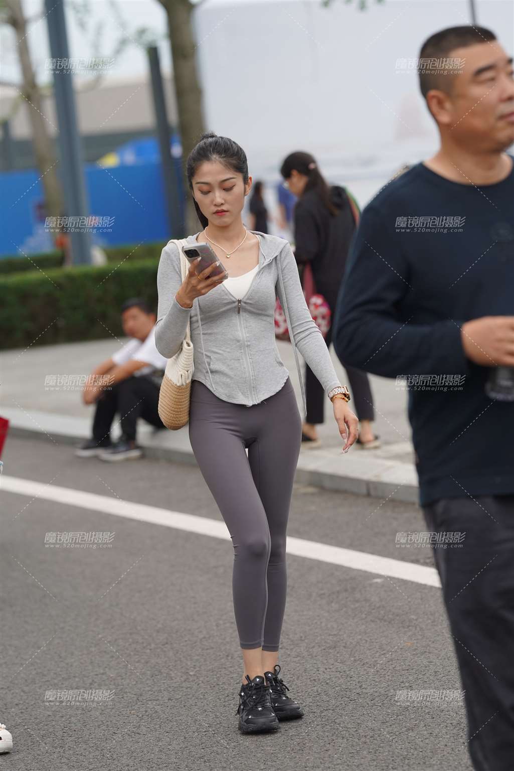 图片[3]-瑜伽裤小妹-流行馆