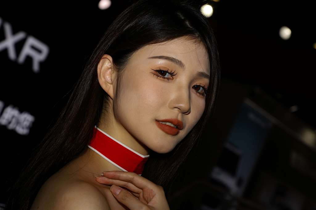 白色连衣短裙-流行馆