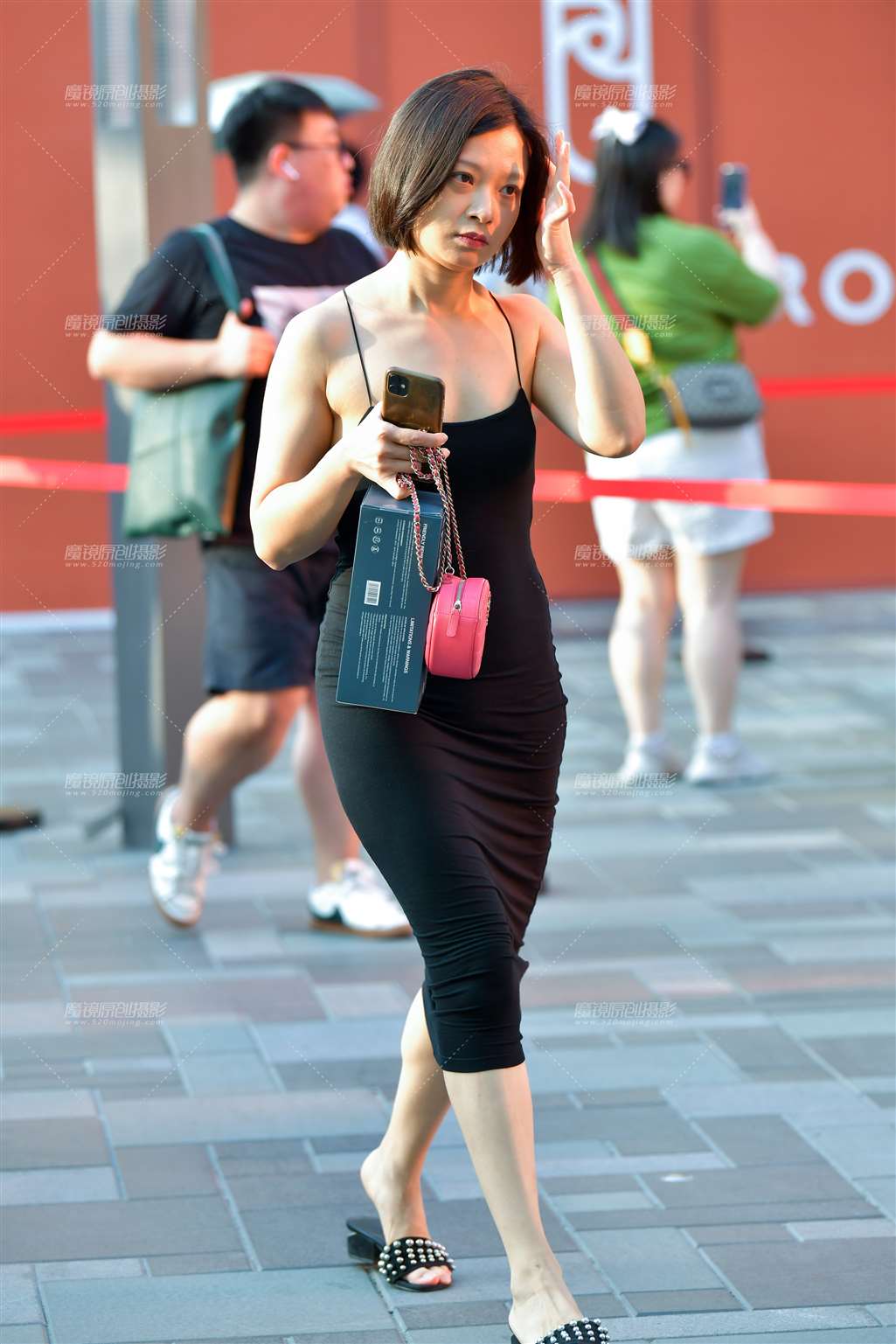 图片[4]-吊带黑裙韵味美女-流行馆