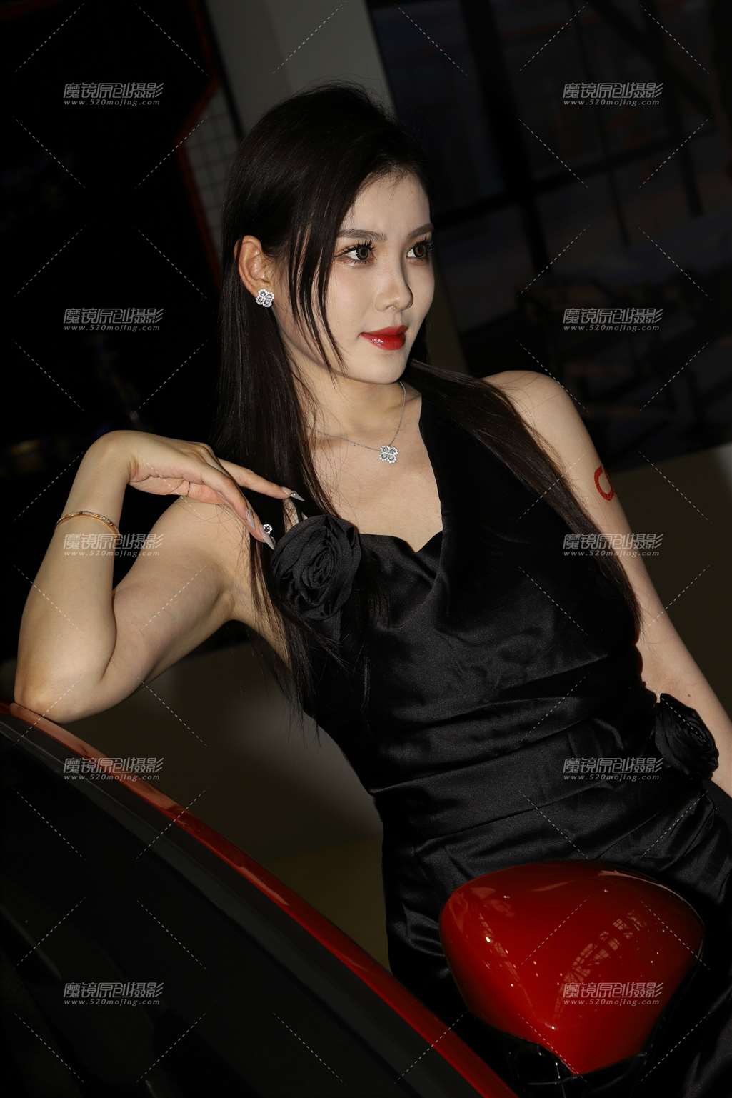 图片[4]-黑色连衣短裙 摩特-流行馆