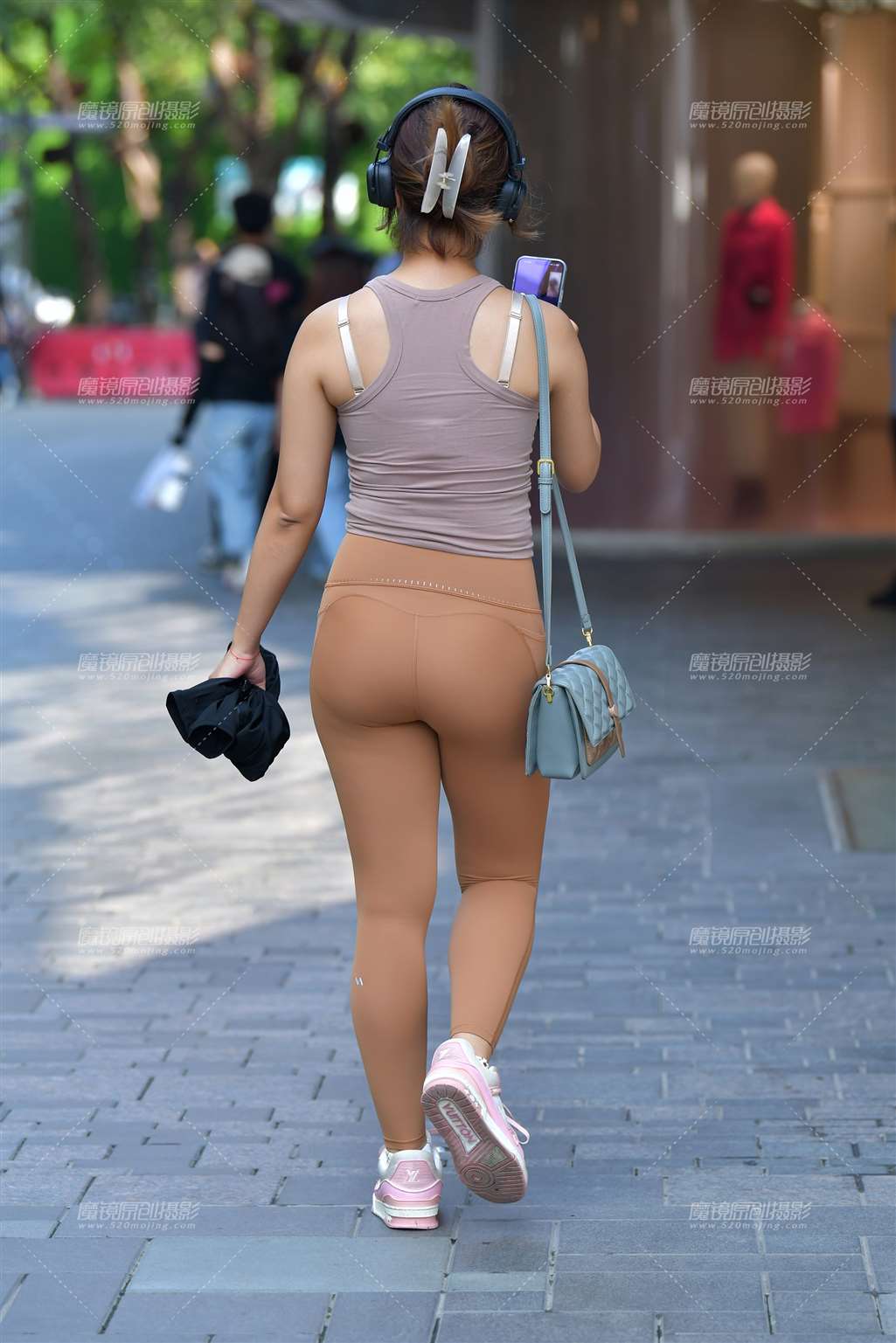 图片[5]-聊天紧身裤美女-流行馆