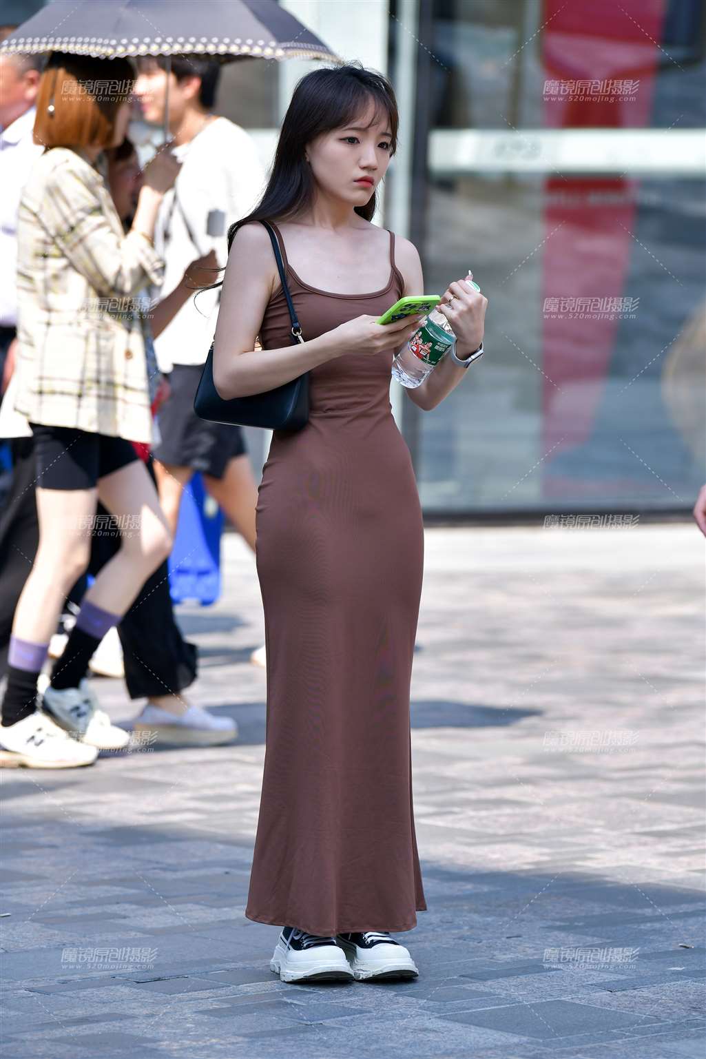 图片[5]-等待裹身长裙美女-流行馆