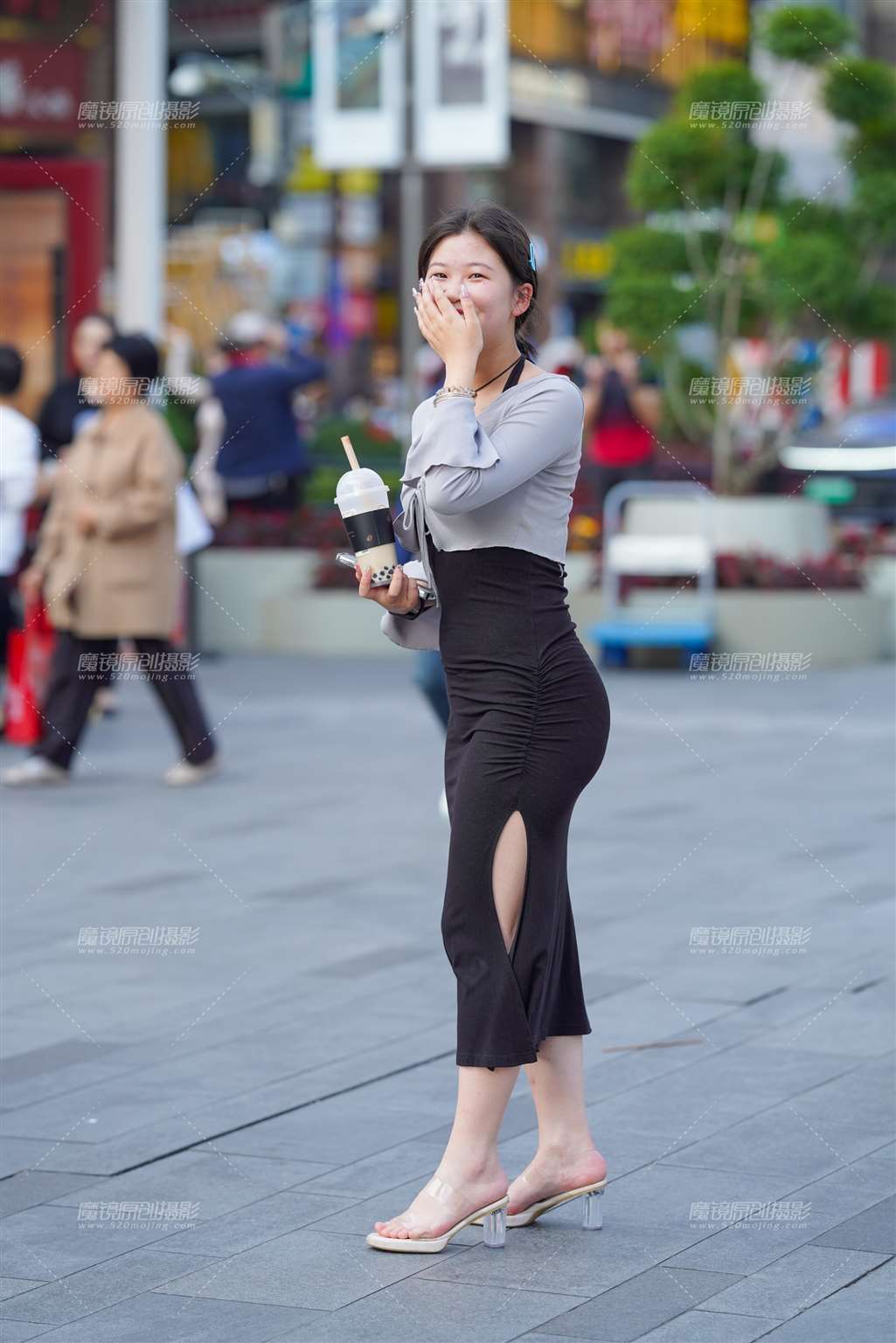 小妹这臀有些出众-流行馆