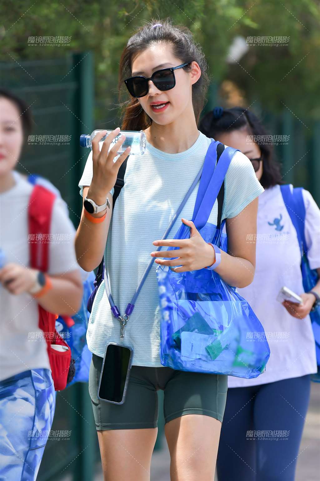 骑行瑜伽裤美女-流行馆