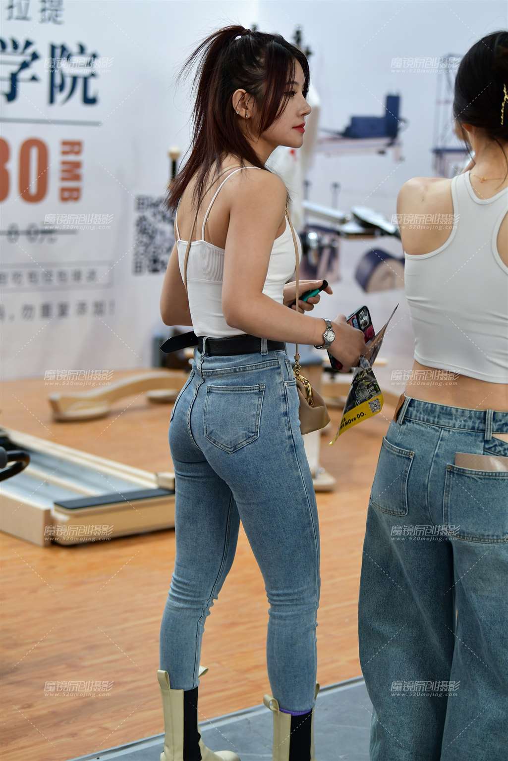图片[5]-漂亮紧身牛仔裤美女-流行馆