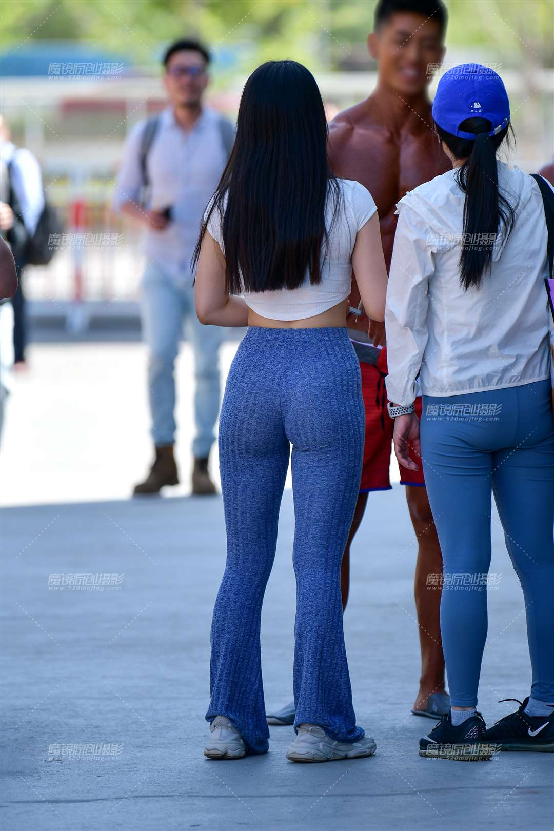 图片[4]-摄影师针织紧身裤美女-流行馆