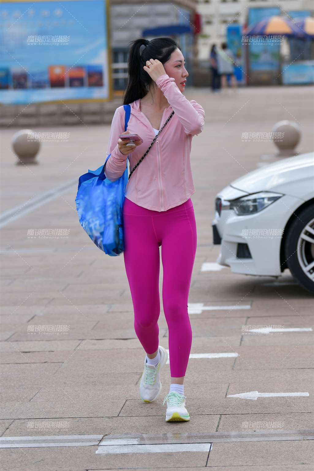 图片[3]-文静玫红瑜伽裤美女-流行馆