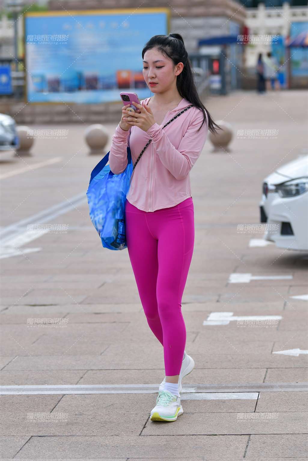 图片[5]-文静玫红瑜伽裤美女-流行馆