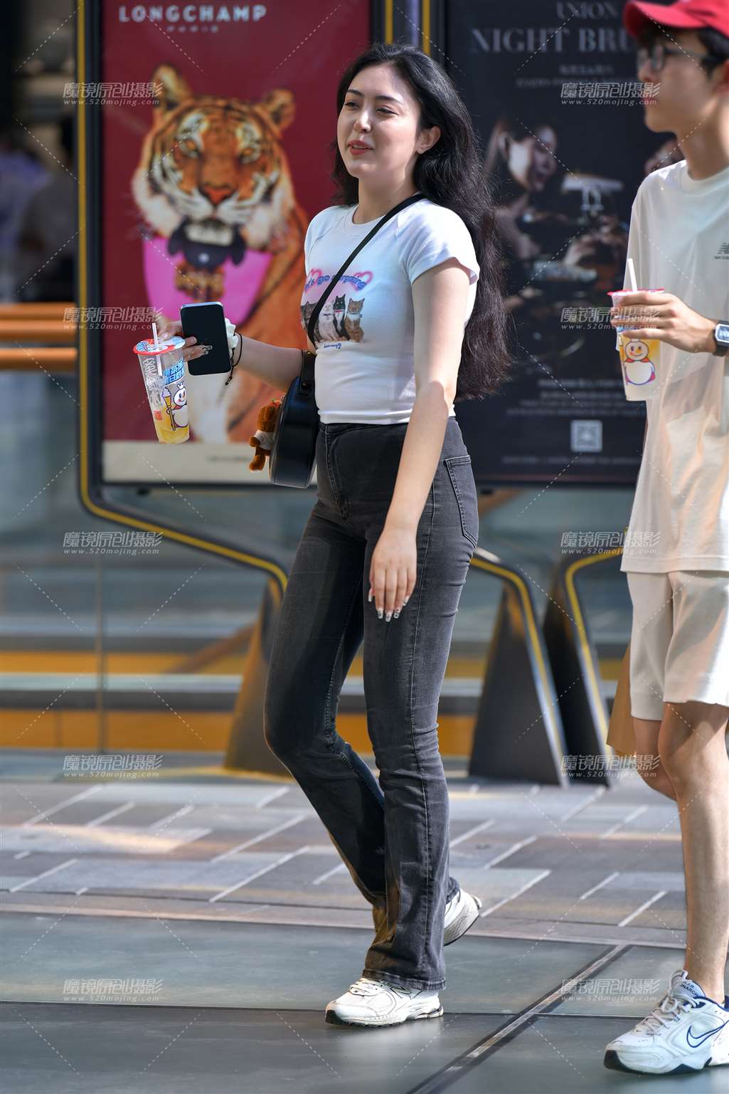 图片[5]-灰色紧身牛仔裤美女-流行馆