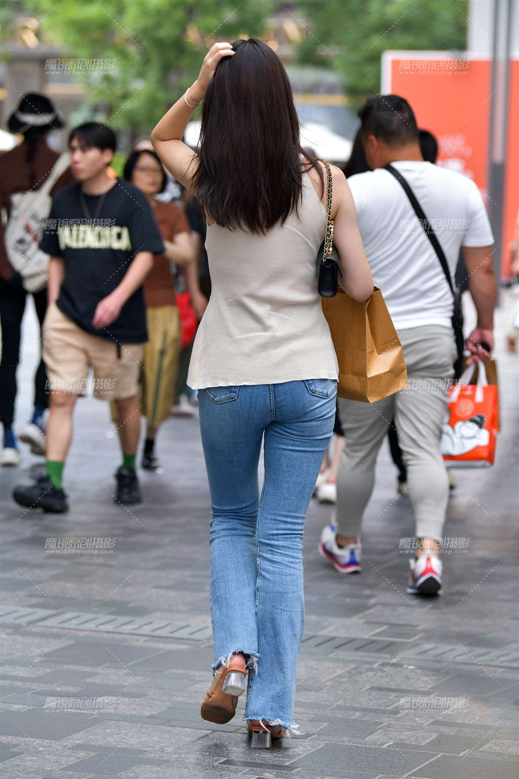 图片[2]-高挑牛仔裤美女-流行馆