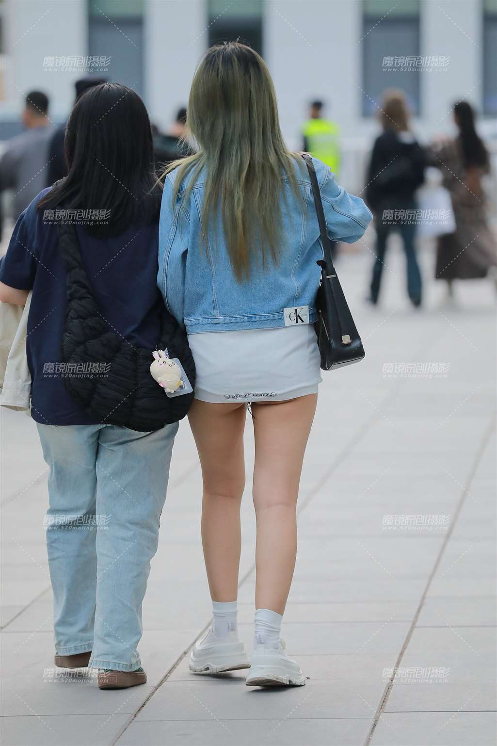 图片[5]-路遇超短热裤美女-流行馆