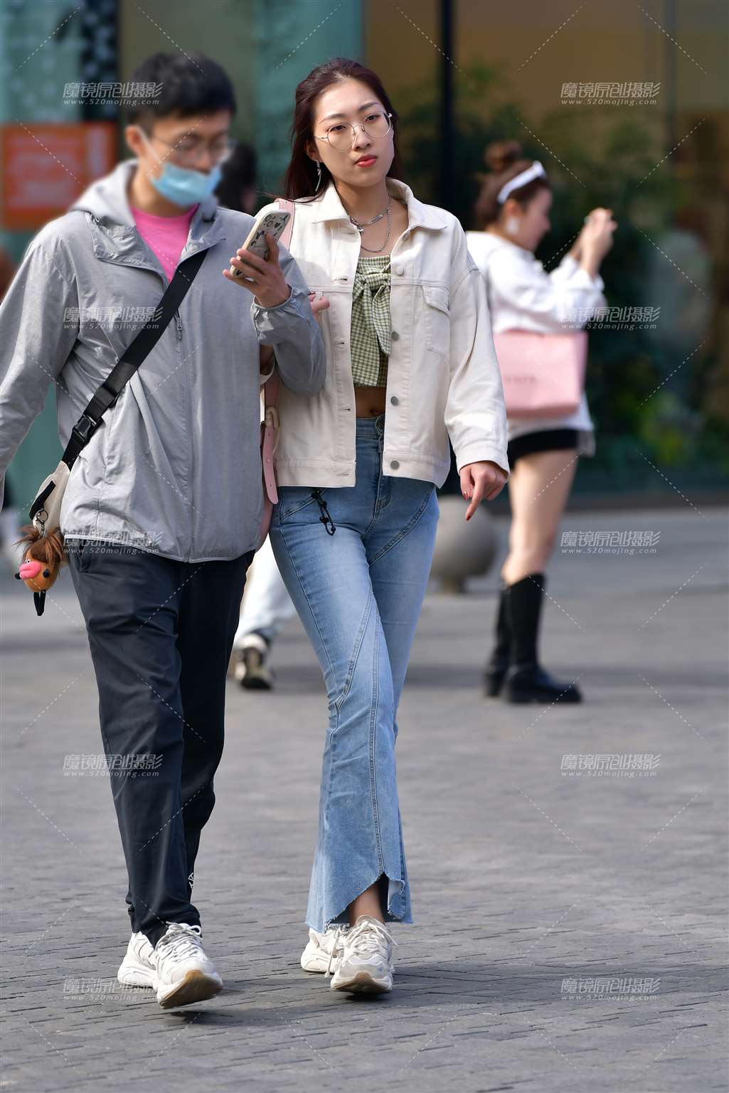 图片[3]-浅蓝素颜牛仔裤美女-流行馆