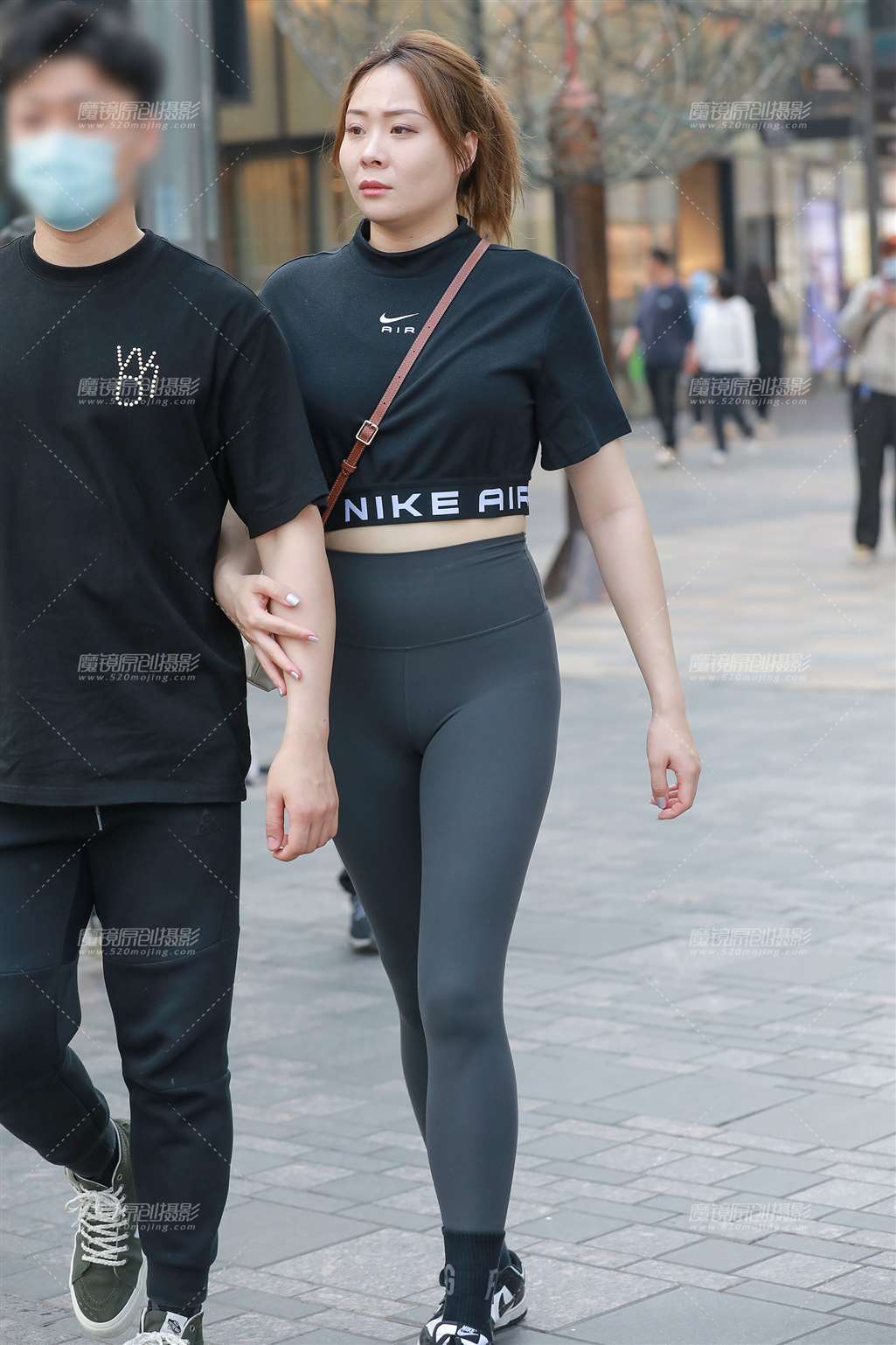 图片[4]-紧身瑜伽裤美女-流行馆