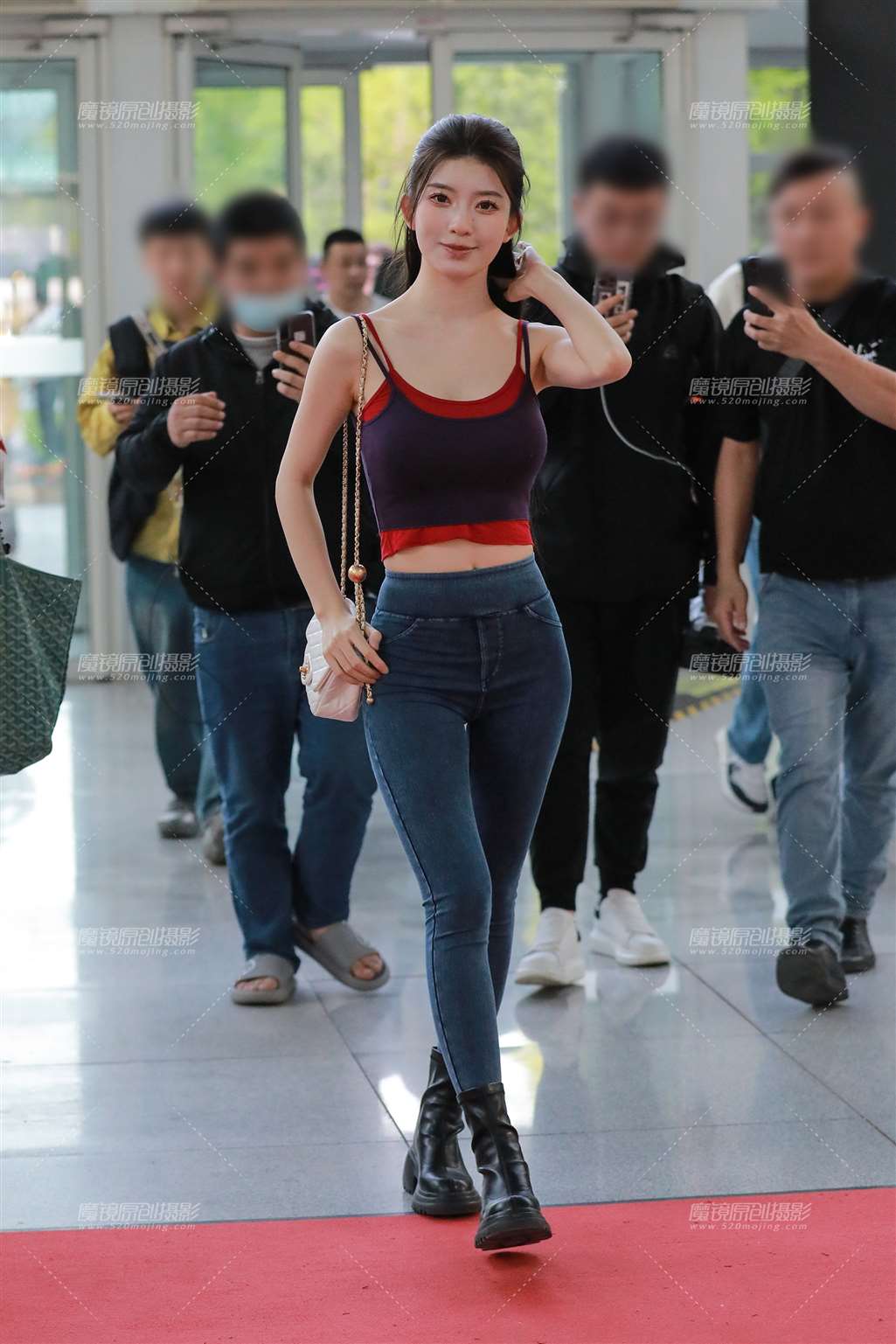 图片[4]-紧身牛仔裤美女-流行馆
