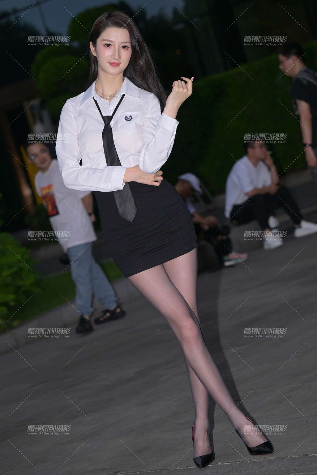 美腿黑丝谁不爱-流行馆