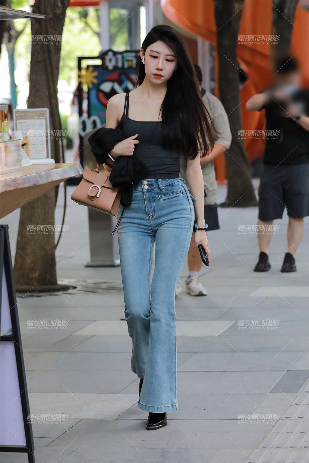 图片[5]-蓝色牛仔裤美女-流行馆