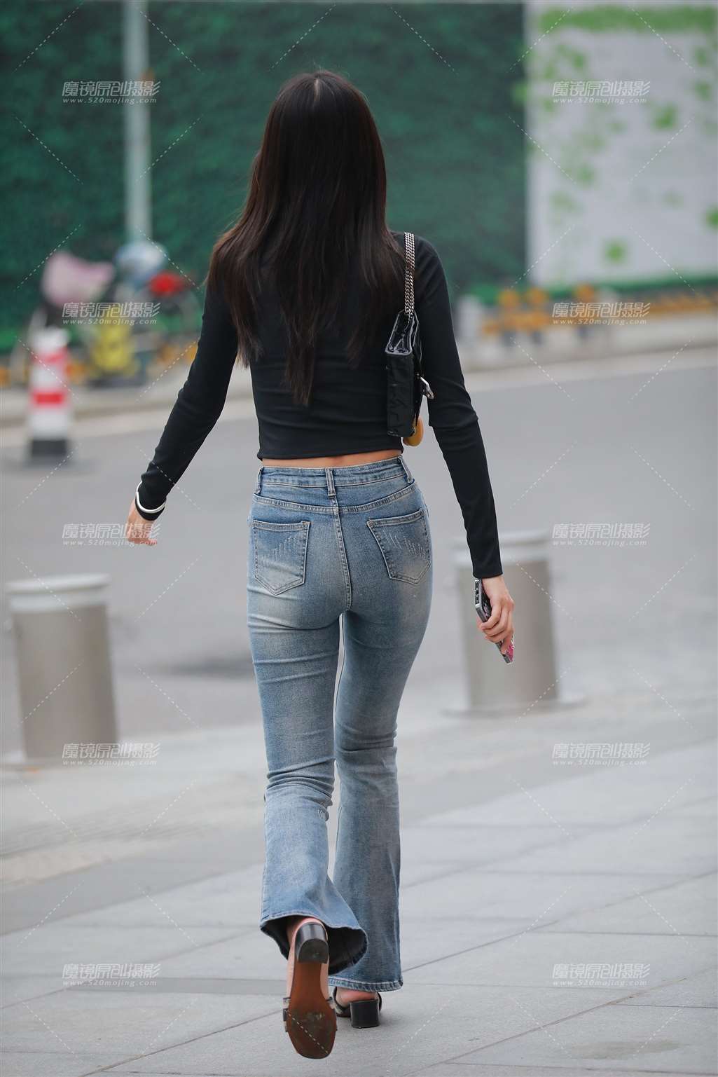 图片[2]-高挑牛仔裤美女-流行馆