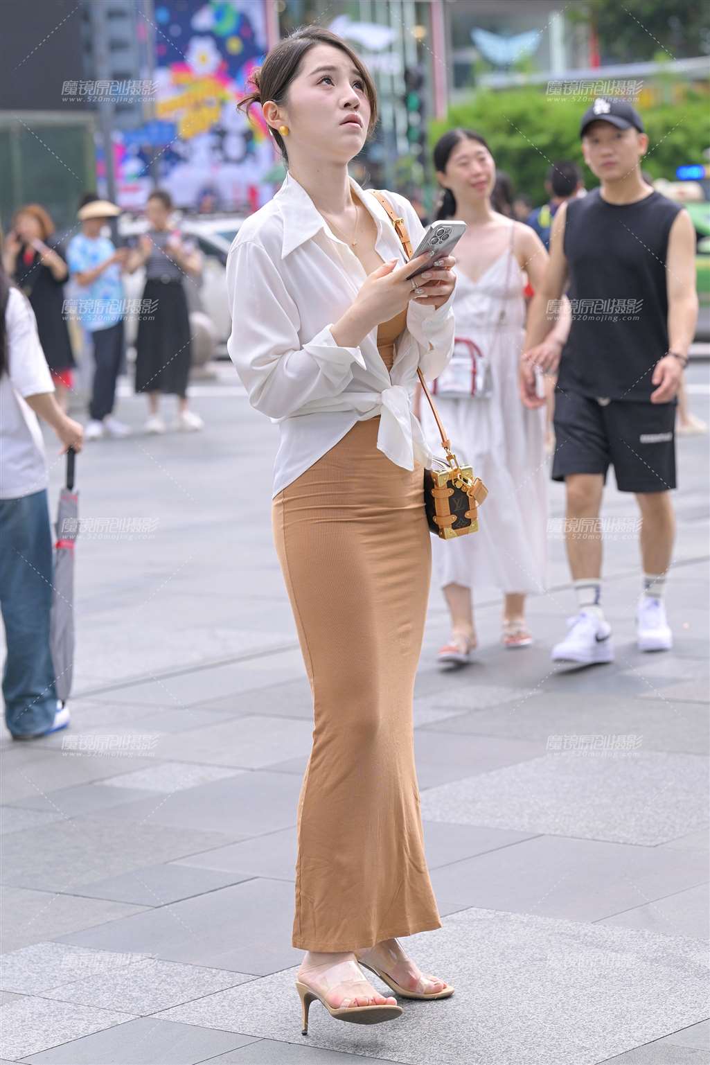图片[3]-长裙包臀美女-流行馆