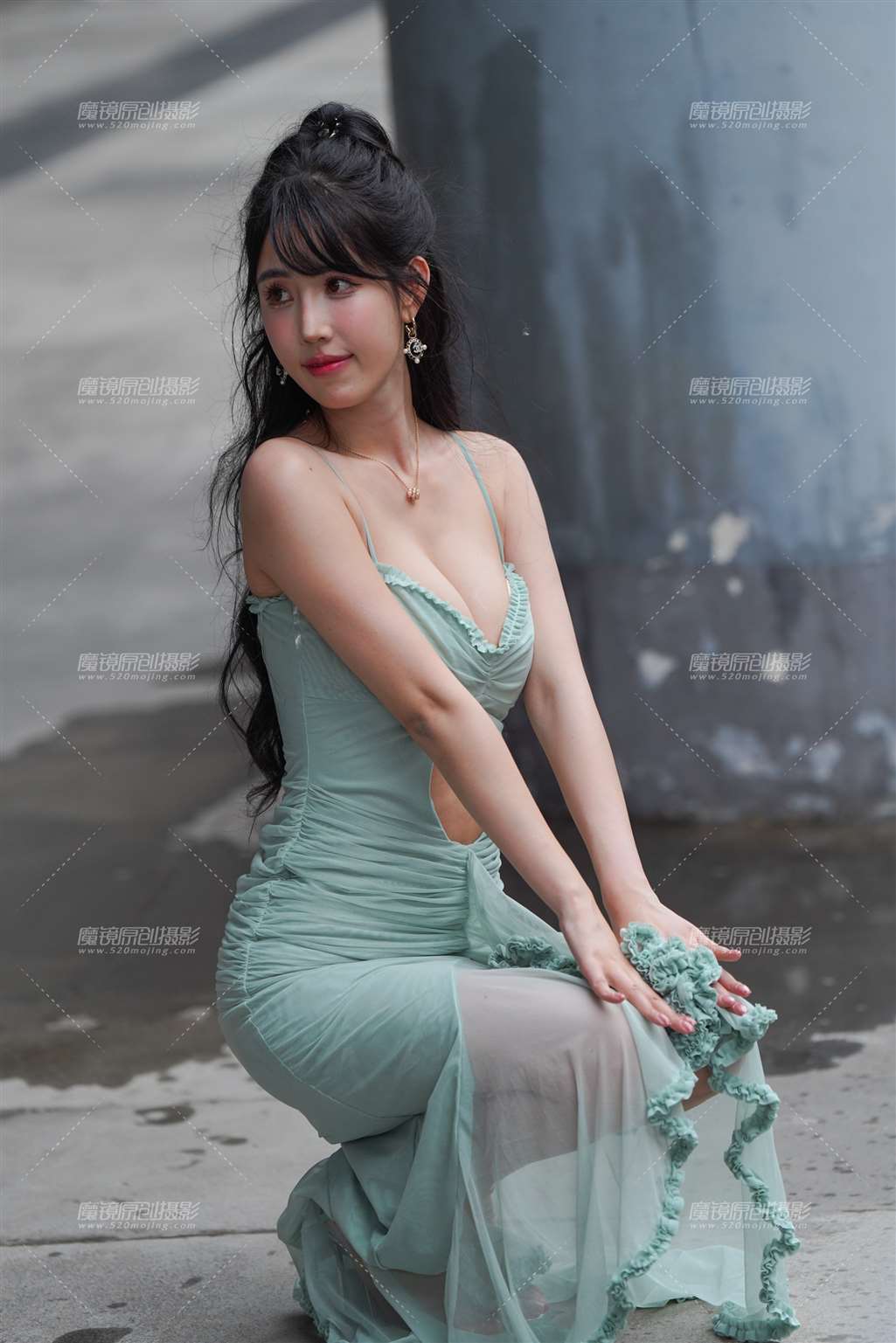 图片[2]-酥胸美女-流行馆