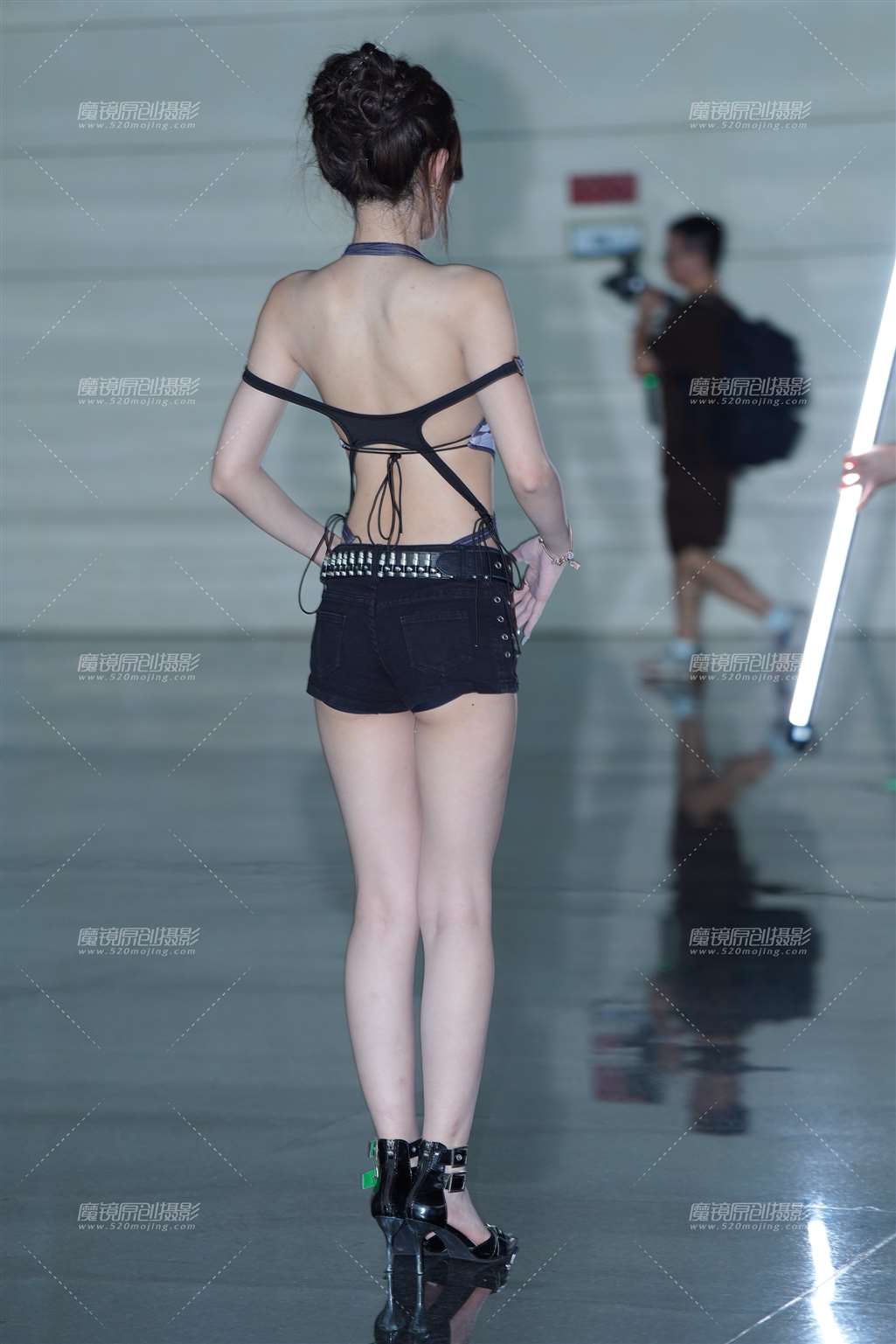 图片[2]-玉背美腿-流行馆