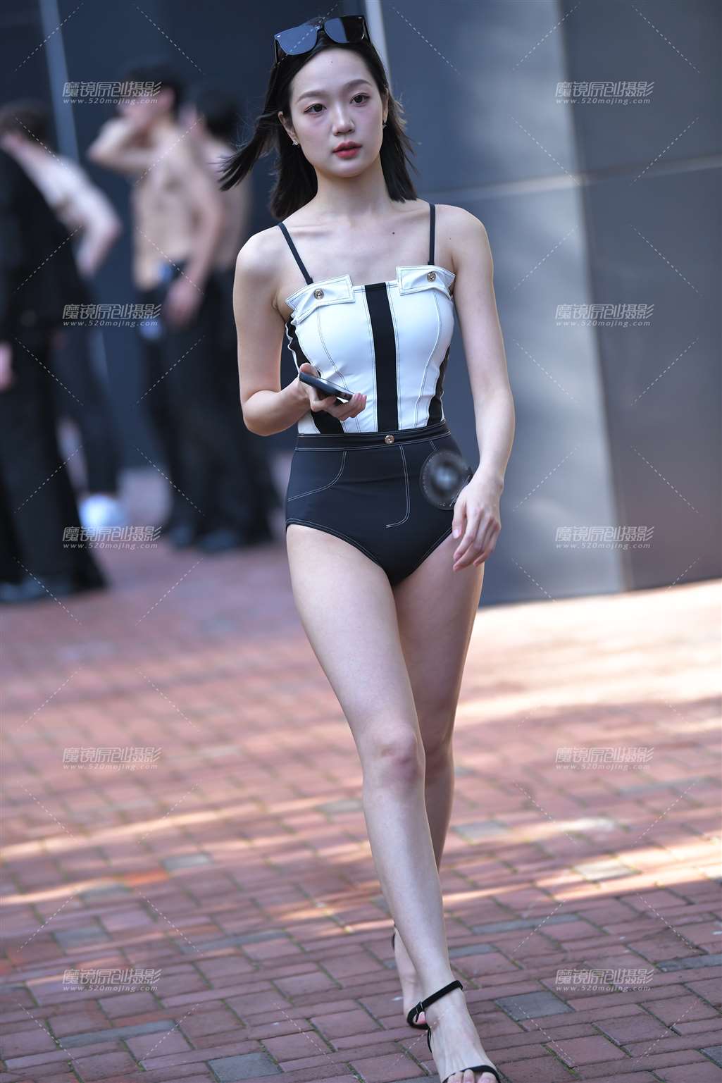 等候上场的妹子们-流行馆